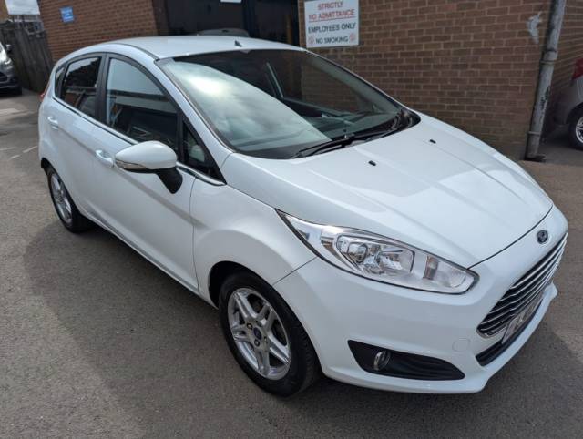 Ford Fiesta 1.25 82 Zetec 5dr Hatchback Petrol White