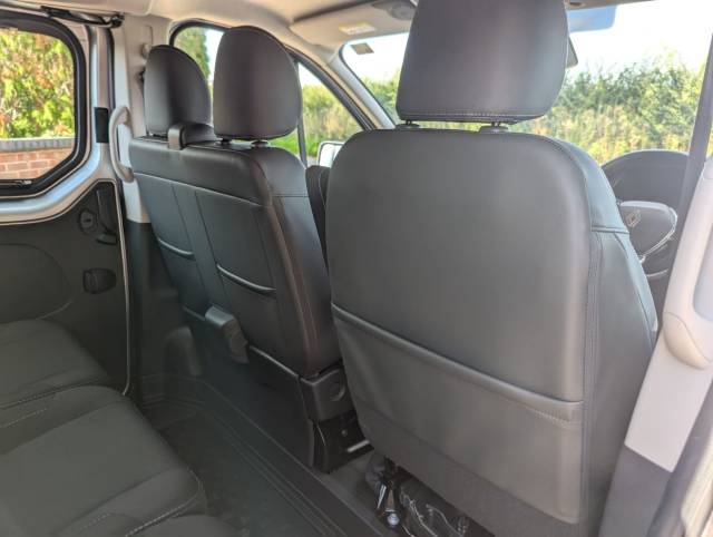 2025 Renault Trafic 2.0 LL30 Blue dCi 170 Extra Sport[Safety] Crew Van EDC