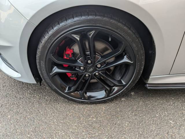 2018 Ford Focus 2.0T EcoBoost ST-2 Navigation 5dr